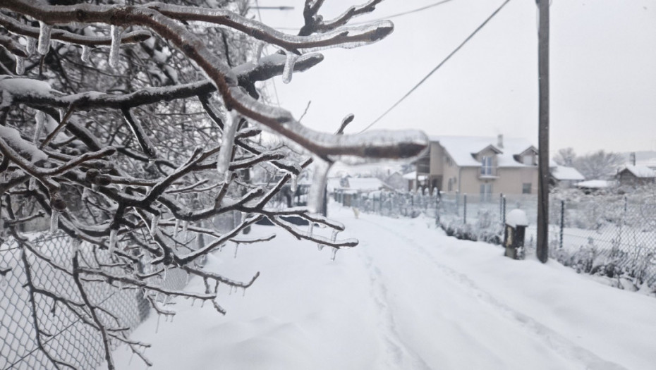 Na terenu 83 vozila zimske službe JKP "Beograd-put" rade na raščišćavanju terena