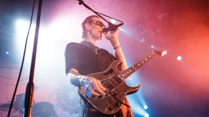 Gitarista Stiv Vaj dobio na poklon gitaru od Brajana Meja: "Nosiću je u grob sa sobom"