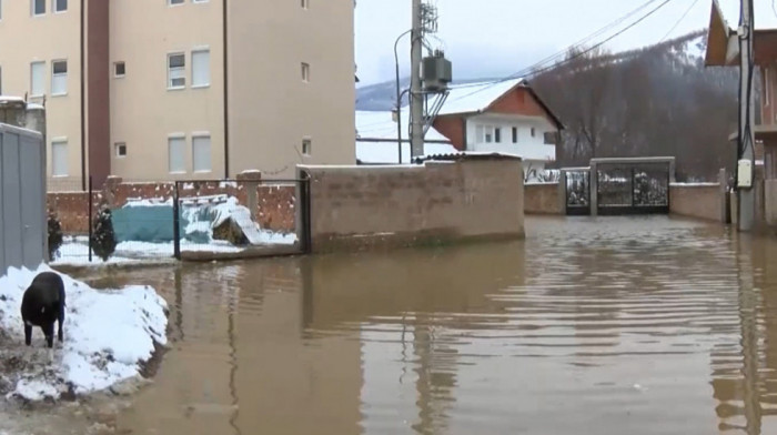 Kancelarija za KiM o poplavama: U stalnom smo kontaktu sa predstavnicima opština na terenu