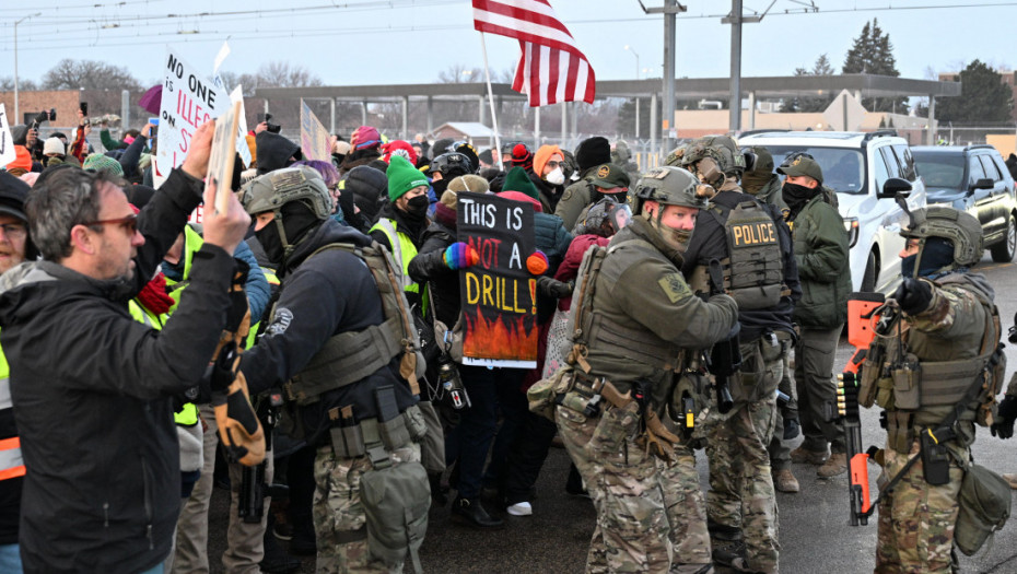 Protesti u Mineapolisu zbog ubistva Rene Gud: Federalni agenti upotrebili suzavac i biber kugle