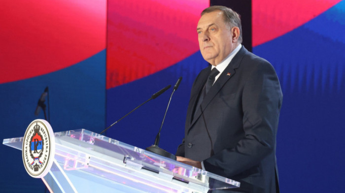 Dodik čestitao Dan Republike Srpske: Slavimo naš suverenitet, identitet, tradiciju i naše ognjište