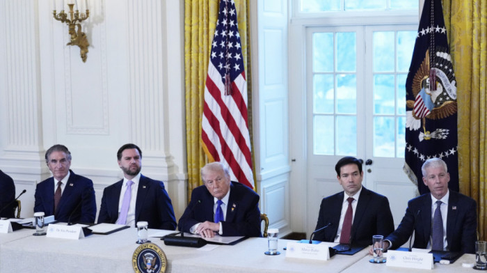 Tramp: SAD će preraditi i prodati do 50 miliona barela venecuelanske sirove nafte