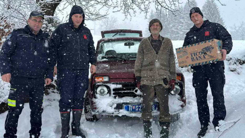 Policija i vatrogasci danima angažovani zbog snežnih padavina: Sprovode mere u cilju zaštite života i imovine ljudi