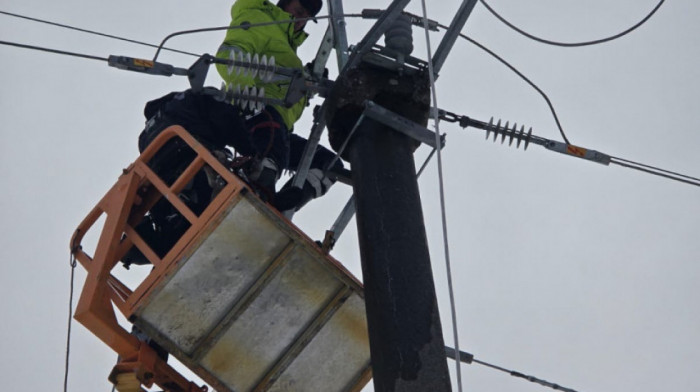 EDS: Više od 600 montera na terenu, snabdevanje strujom uglavnom stabilizovano