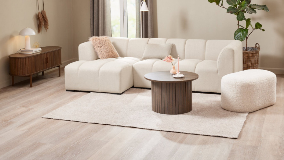 Cloud Dancer – nežna nijansa u fokusu trendova 2026.