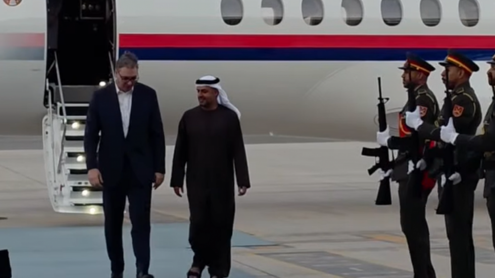Vučić stigao u Abu Dabi, započeo posetu Ujedinjenim Arapskim Emiratima