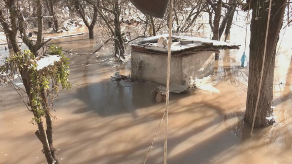 "Živine više nema, u kući je haos": Porodici Ničić na KiM reka Sitnica uzela sve što su stekli (VIDEO)