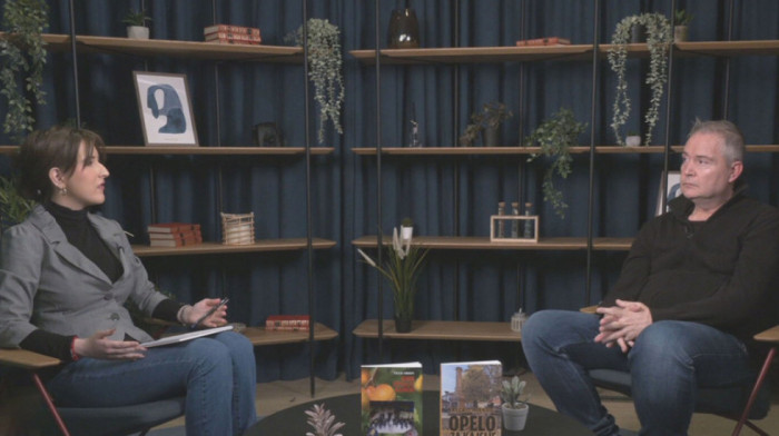 "Opelo za kajsije" - roman koji kroz porodičnu sudbinu osvetljava zaboravljene senke Drugog svetskog rata