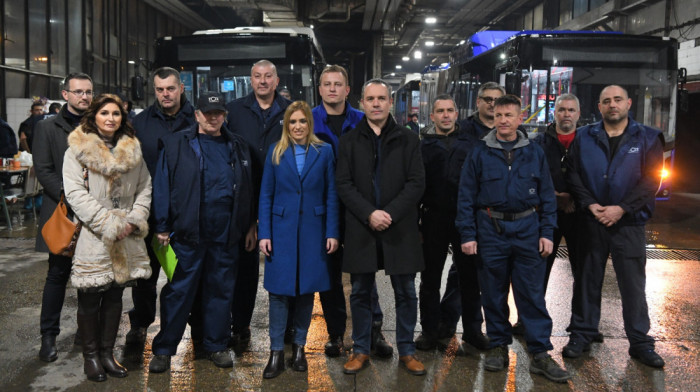 Ministarka Đurđević Stamenkovski obišla uoči Srpske Nove godine radnike u JKP "Beograd put" i GSP