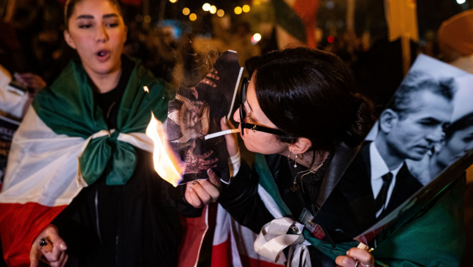 Revolucija bez lica: Zašto pokreti bez lidera ruše režime, ali ne grade države?