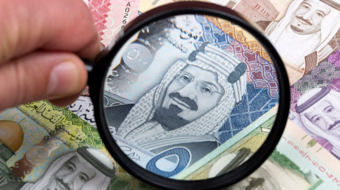 Kolaps iranskog novca: Vrednost rijala dostigla apsolutno dno istorije, međunarodna trgovina skoro onemogućena