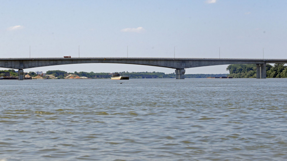 Saobraćaj ka Borči obustavljen, više saobraćajnih nezgoda na Pupinovom mostu