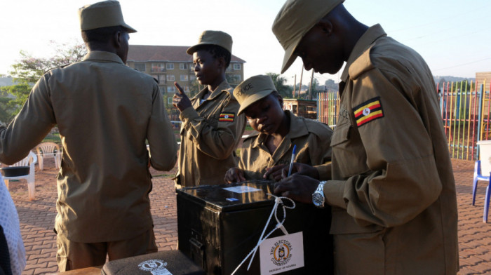 Građani Ugande biraju novog predsednika i članove parlamenta