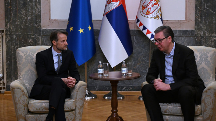 Vučić se sastao sa ambasadorom EU u Srbiji Andreasom fon Bekeratom