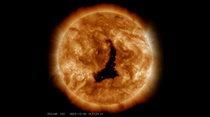 Na Suncu se formirala velika koronalna rupa: Zemlji prete nove magnetne oluje