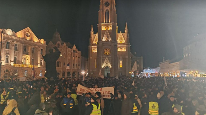 Studentski protest "Šta znači pobeda" na Trgu slobode u Novom Sadu