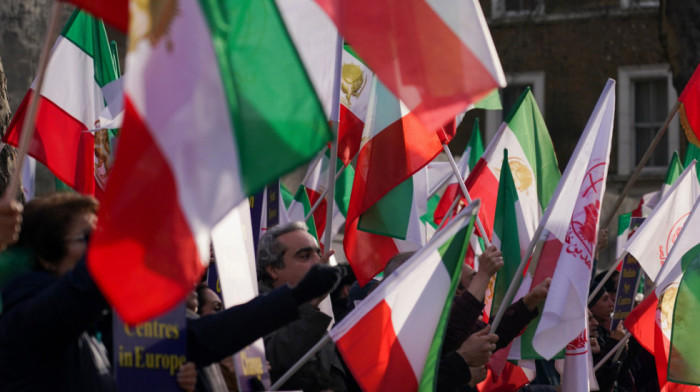 Uhapšeno 14 učesnika nemira ispred iranske ambasade u Londonu