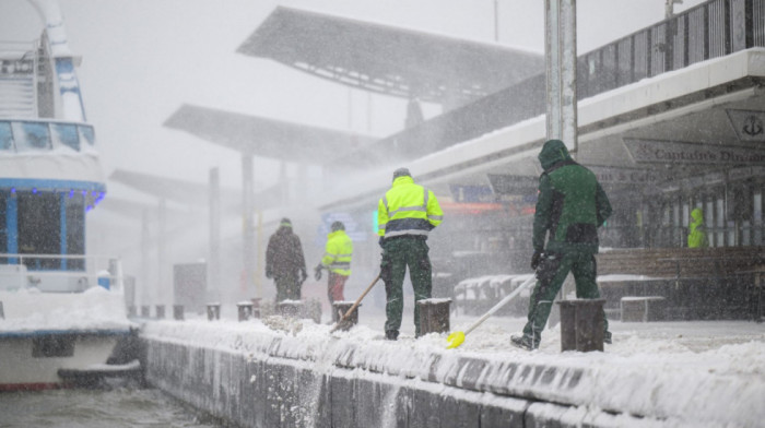 Neobična pojava na Elbi: Sante leda visoke do 10 metara napravile haos u blizini Hamburga (VIDEO)