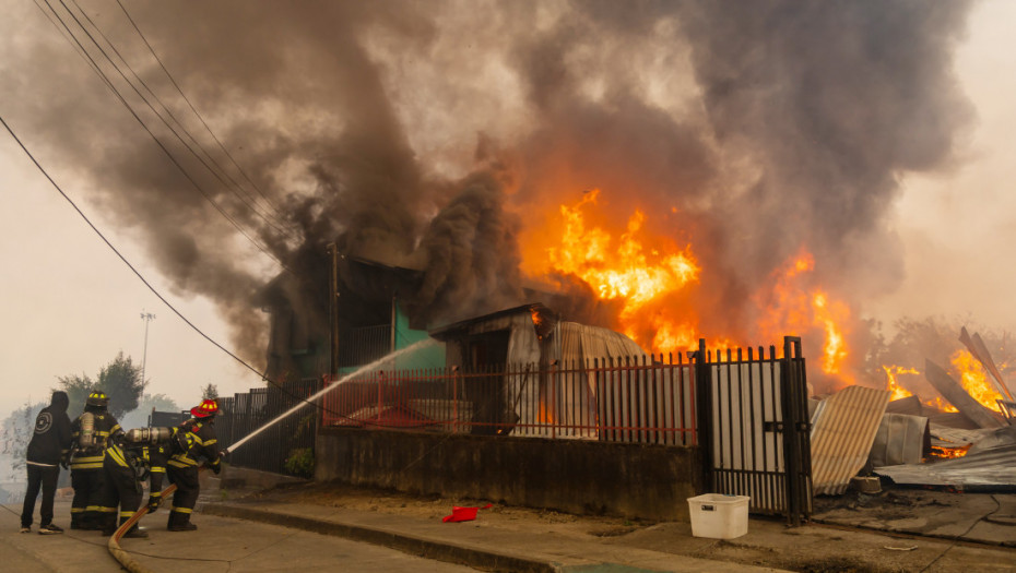 Šumski požari na jugu Čilea već odneli 16 života: Predsednik Gabrijel Borić proglasio stanje katastrofe u dve oblasti