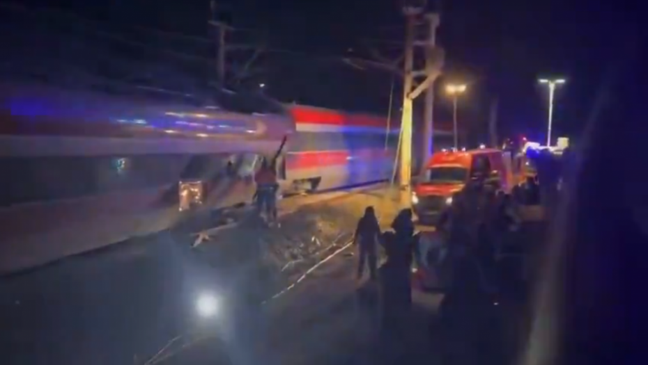 Železnička nesreća u Španiji: Više od 20 mrtvih u sudaru i iskakanju dva brza voza iz šina (VIDEO)