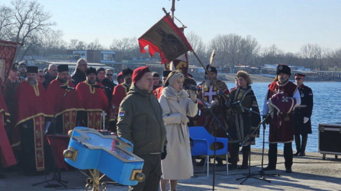 Vera, hrabrost i tradicija na plivanju za Časni krst na Bogojavljenje: Euronews u Čačku, Beogradu i Crnoj Gori