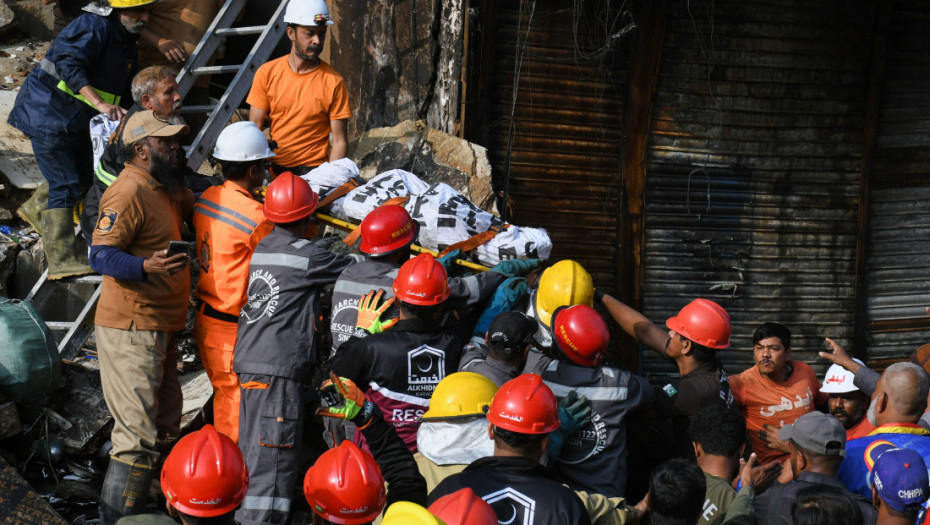 Najmanje tri osobe poginule, osam povređeno u požaru u hotelu u gradu Lahoreu u Pakistanu