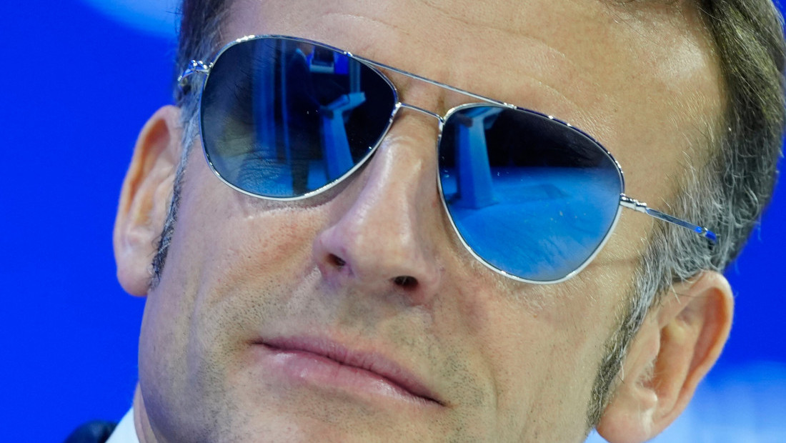 Makron izazvao lavinu komentara: Zašto francuski predsednik danima ne skida naočare za sunce?