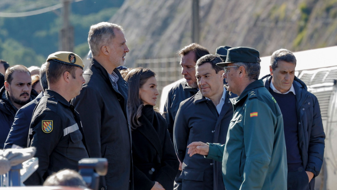 Španski kralj Felipe VI i kraljica Leticija obišli mesto železničke nesreće u Kordobi