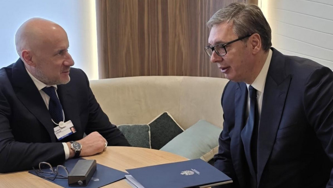 Vučić sa Jasaijem u Davosu o jačanju ekonomske saradnje Srbije i Mađarske