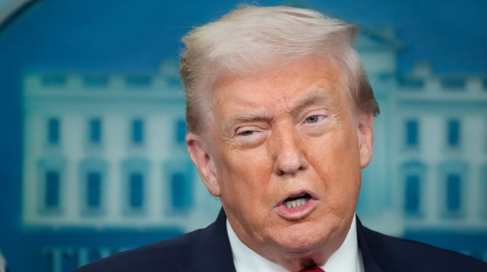 Predsednički avion sa Trampom za Davos vratio se u Merilend zbog manjih problema