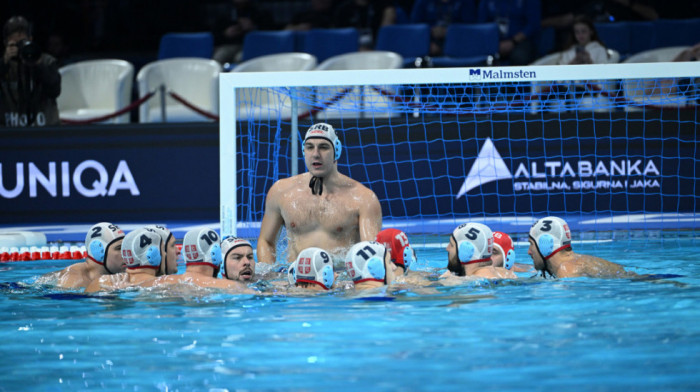 SRBIJA - CRNA GORA "Delfini" se razigrali, "ajkule" igraju rasterećeno