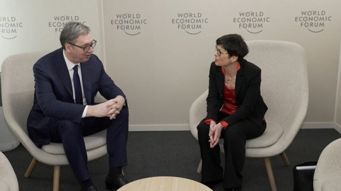 Vučić se sastao sa Martom Kos u Davosu (FOTO)