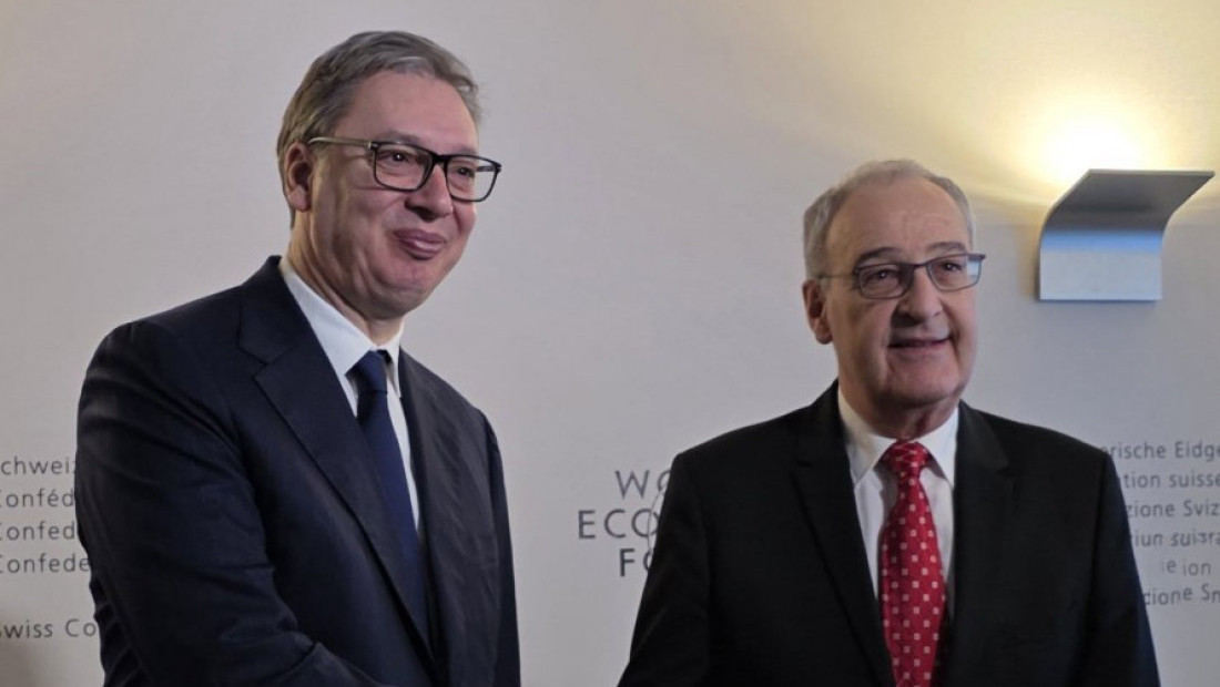 Vučić se sastao sa Gi Parmelanom u Davosu: Dobar razgovor o  jačanju ekonomske i ukupne saradnje Srbije i Švajcarske