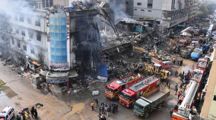 Raste broj žrtava tragičnog požara u Pakistanu: U Karačiju život izgubilo oko 50 ljudi, 84 se vodi kao nestalo