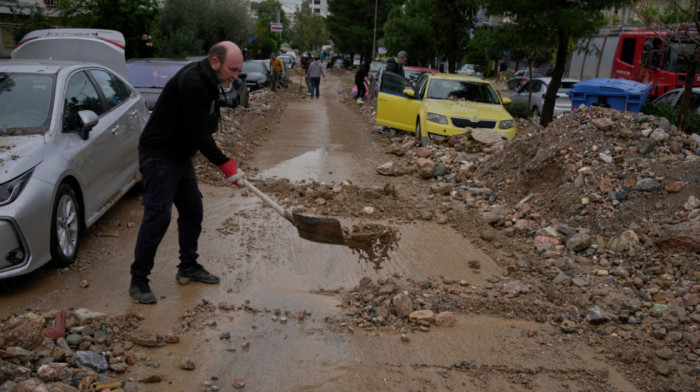 Nevreme pogodilo Skijatos i Simi: Putevi pretvoreni u bujice, ostrvima prete poplave i klizišta