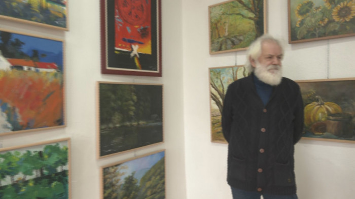 "Treće doba" u Nišu: Izložba slika koja pokazuje da godine nisu prepreka za kreativnost