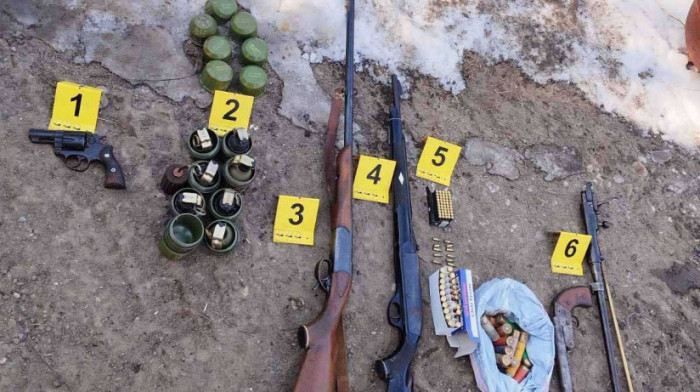 Otkriven arsenal oružja u Beogradu, uhapšen muškarac: Velika akcija policije i Višeg javnog tužilaštva