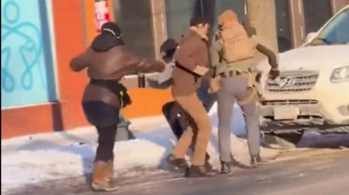 HAOS U MINEAPOLISU Ubijeni u Mineapolisu identifikovan kao Aleks Preti (37)