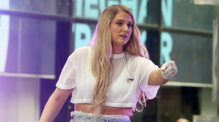 Megan Trejnor na udaru kritika: Da li smo kao društvo spremni da prihvatimo drugačije oblike porodica?