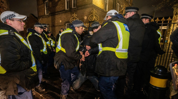 U Londonu uhapšeno 86 demonstranata nakon upada u zatvor gde se nalazi aktivista koji štrajkuje glađu
