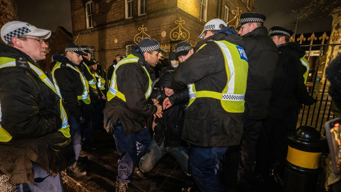 U Londonu uhapšeno 86 demonstranata nakon upada u zatvor gde se nalazi aktivista koji štrajkuje glađu