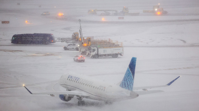 Oluja Fern u SAD: Milioni pogođeni, stotine hiljada bez struje, otkazano hiljade letova