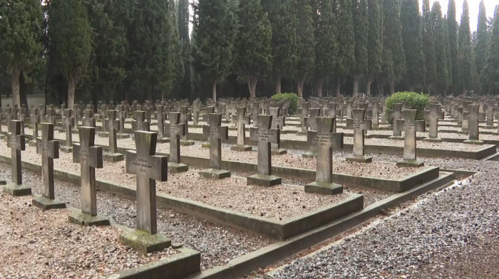 Na Srpskom vojničkom groblju Novi Zejtinlik u Sokolcu služen parastos, položeni venci