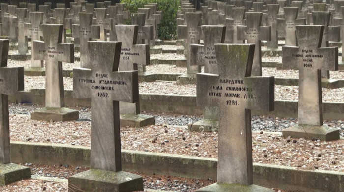 Đurić položio vence na srpskom vojničkom groblju Zejtinlik u Solunu