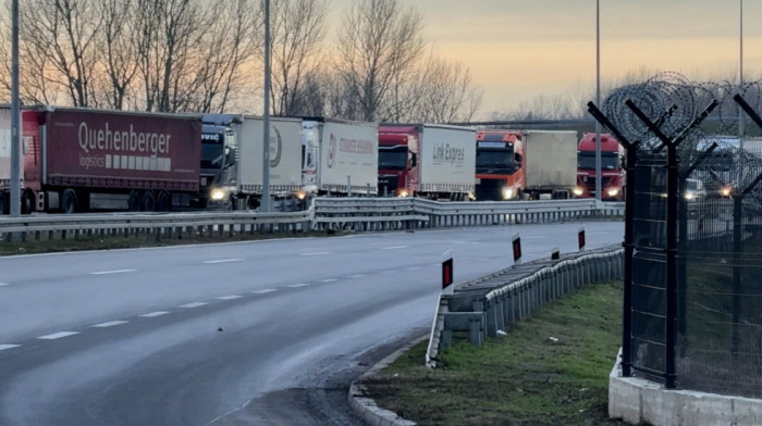 Blokada teretnih terminala na granicama Srbije: Horgoš, Batrovci i Đerdap zatvoreni, magla dodatna opasnost