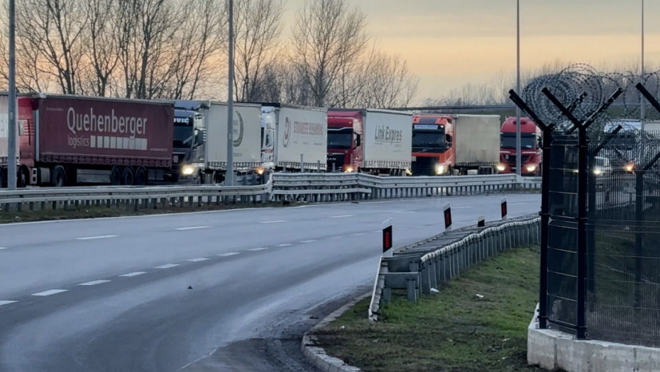 Blokada teretnih terminala na granicama Srbije: Horgoš, Batrovci i Đerdap zatvoreni, magla dodatna opasnost