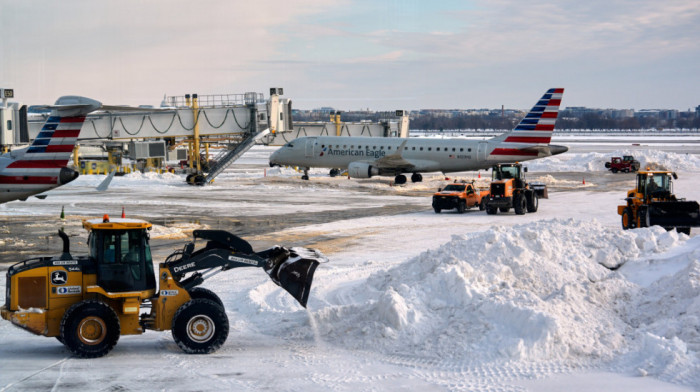 Ledeni olujni talas širom Amerike: Otkazano više od 4.000 letova, najteže pogođeni aerodromi u Bostonu i Njujorku