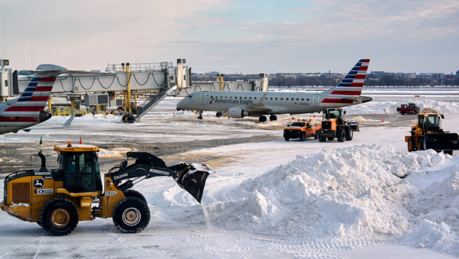 Ledeni olujni talas širom Amerike: Otkazano više od 4.000 letova, najteže pogođeni aerodromi u Bostonu i Njujorku