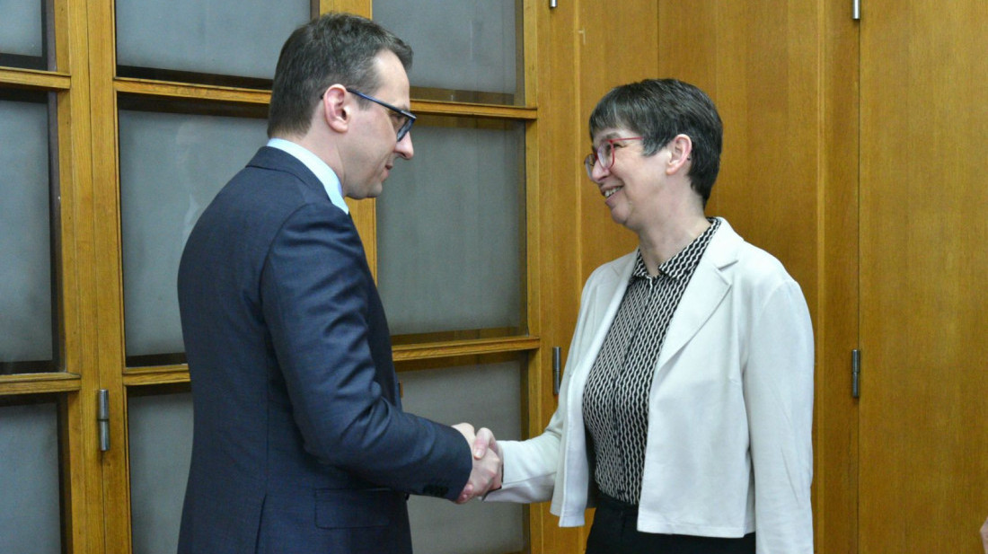Petković sa ambasadorkom i zvaničnikom MSP Nemačke o položaju Srba na KiM i dijalogu