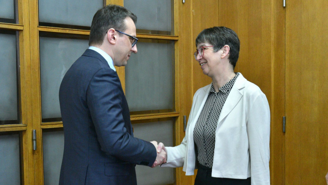 Petković sa ambasadorkom i zvaničnikom MSP Nemačke o položaju Srba na KiM i dijalogu